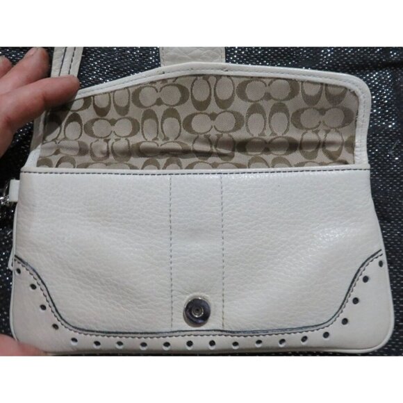 Coach White Pebbled Leather Buckle & Studs Embellished Wristlet Pouch - Picture 3 of 7